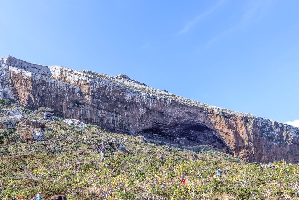 Hoq Cave